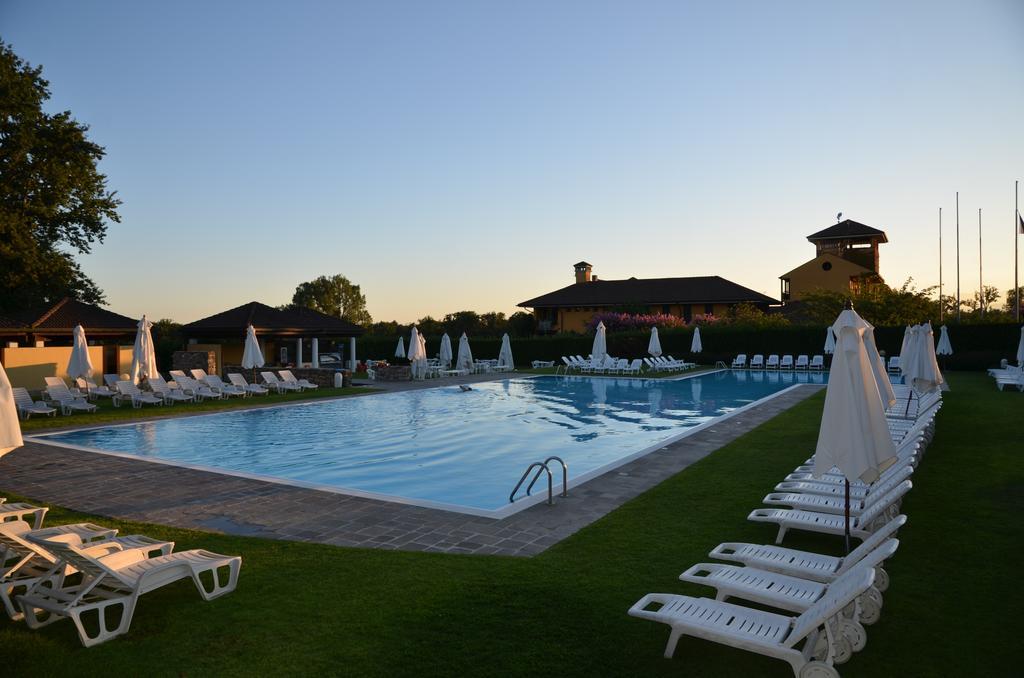 Golf Hotel Castelconturbia Agrate Conturbia Exterior photo